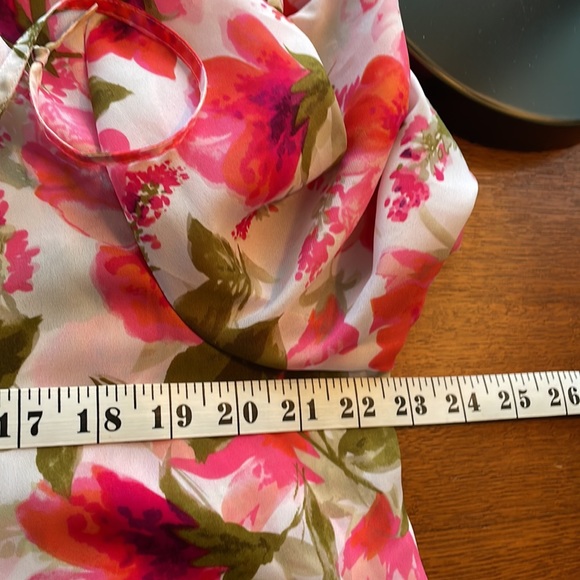 Jones New York beautiful floral blouse - Picture 6 of 6